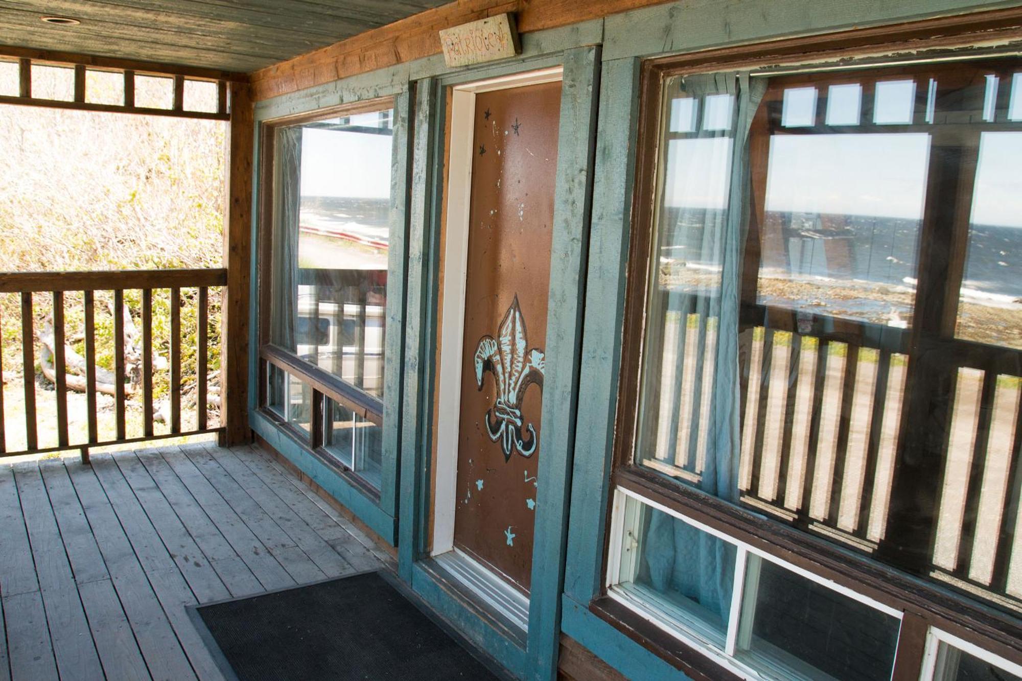 Auberge Festive Sea Shack Sainte Anne-des-Chênes Exterior foto