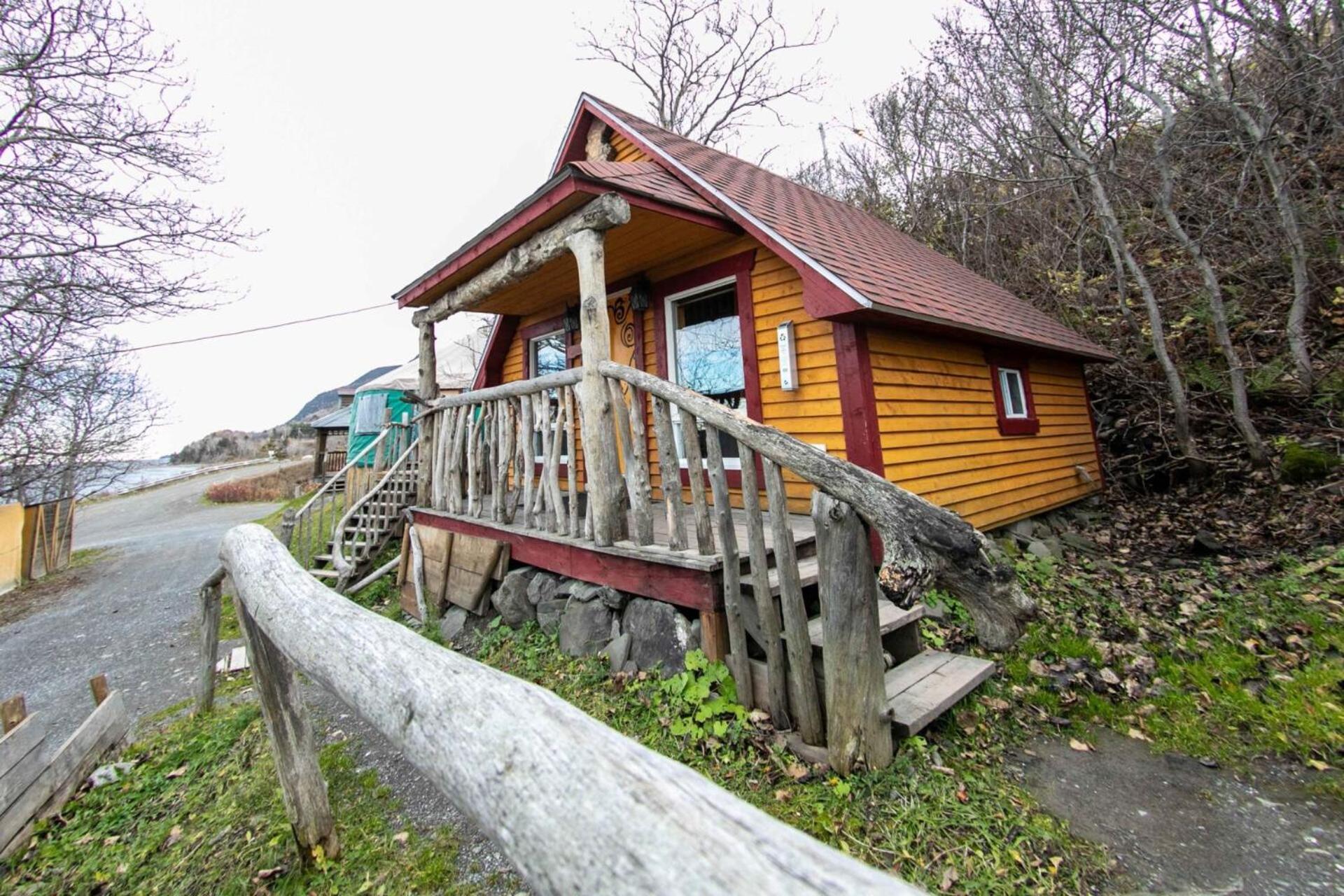 Auberge Festive Sea Shack Sainte Anne-des-Chênes Exterior foto